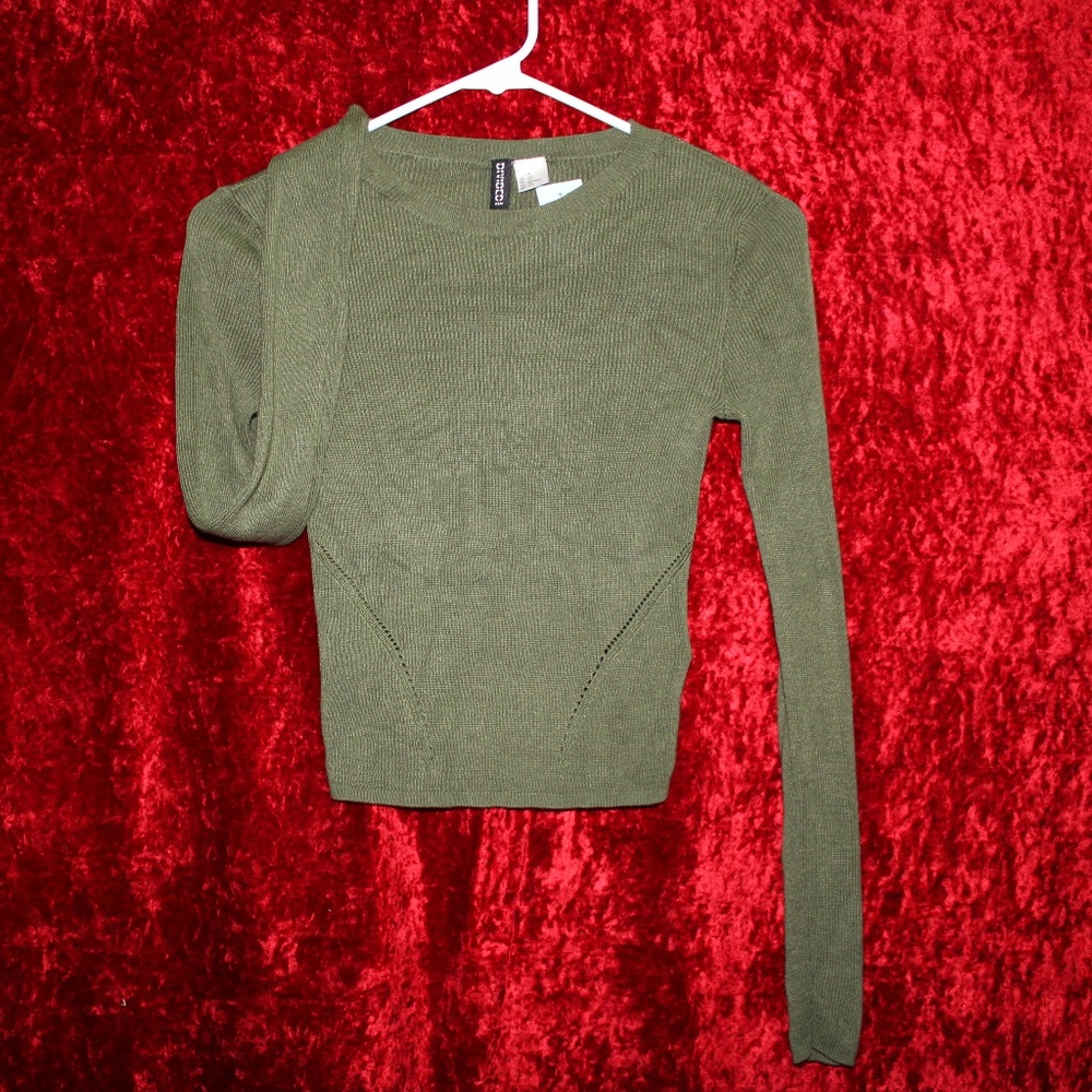 (Divided) Green Long Sleeved Crop Top
